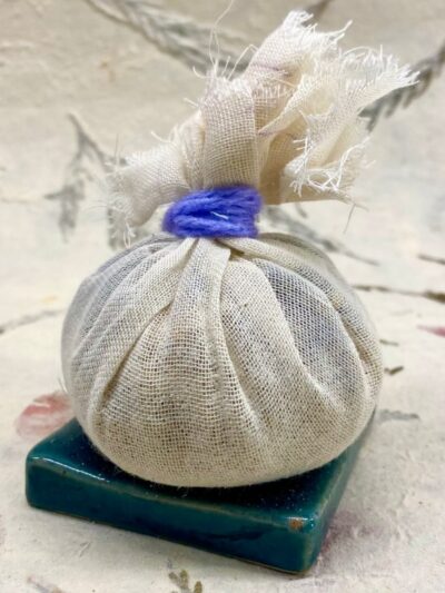 Roots To Health - Oat and Flower Bath Bags with Lavender