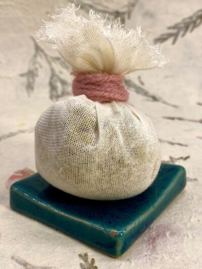 Roots To Health - Oat and Flower Bath Bags with Rose